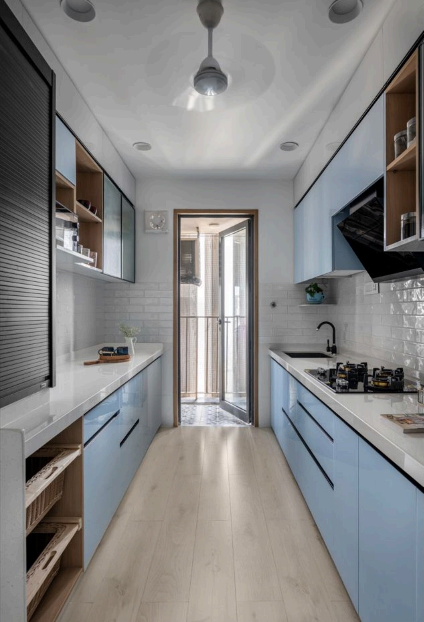 Parallel kitchen — ModuCrafts